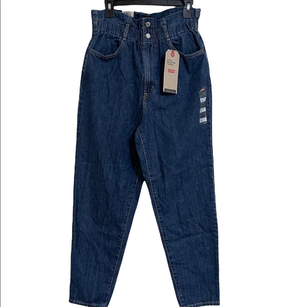 Levi’s High Rise Paperbag Waist Tapered Jeans. size 8/29